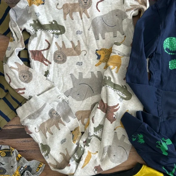 Mixed Boys Pajama Bundle with Dinosaur, Batman & Animal Prints - Picture 5 of 10